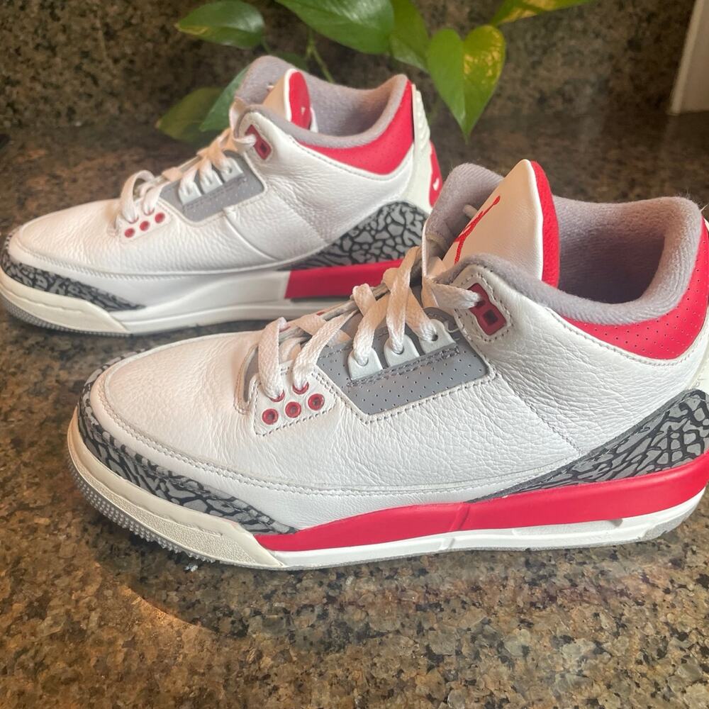 Boys Size 6 Nike Air Jordan 3 Retro “Fire Red”